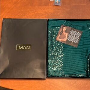 IMAN Global Chic Allover Sequin Wrap/Scarf Green, new in box